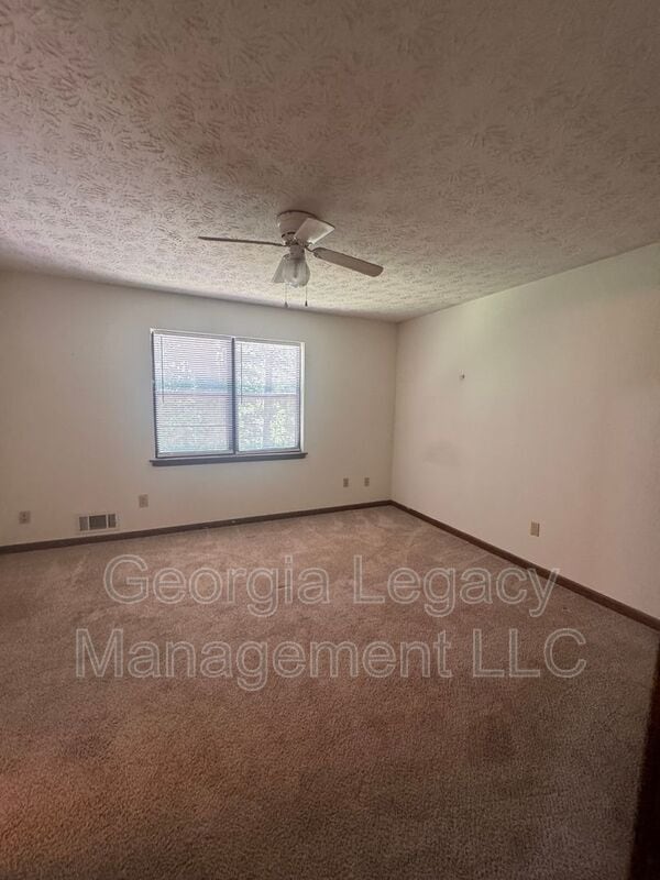 Photo - 1122 Sweetwater Cir