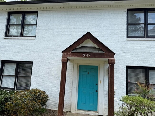 Building Photo - 847 Burns Walk Ct NW