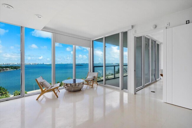 Photo - 601 NE 36th St Unidad 1310