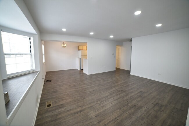 Photo - 437 N Cambridge Dr