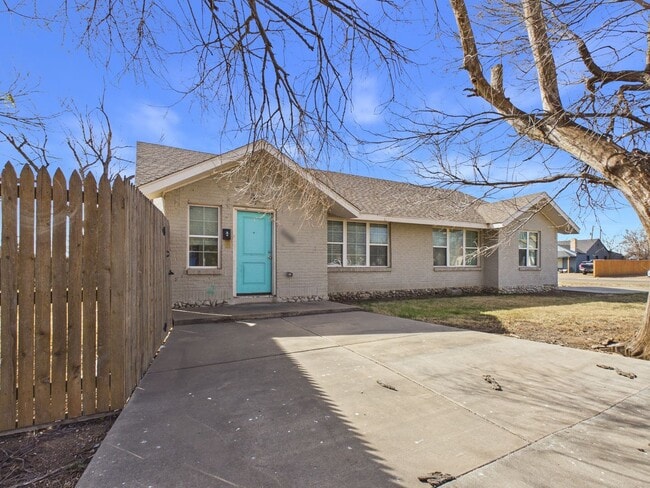 Building Photo - 3501 S Van Buren St Unit 3501 Van Buren A