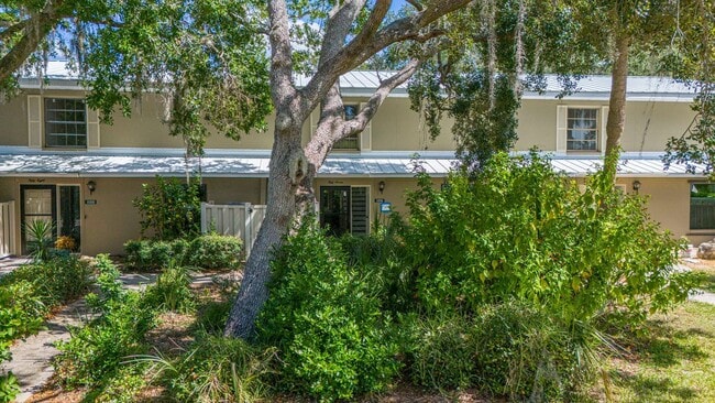 Building Photo - 2/2.5 Town Home Away From Home in Crystal River