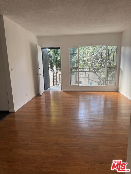 Photo - 4106 Rosewood Ave Unidad 10