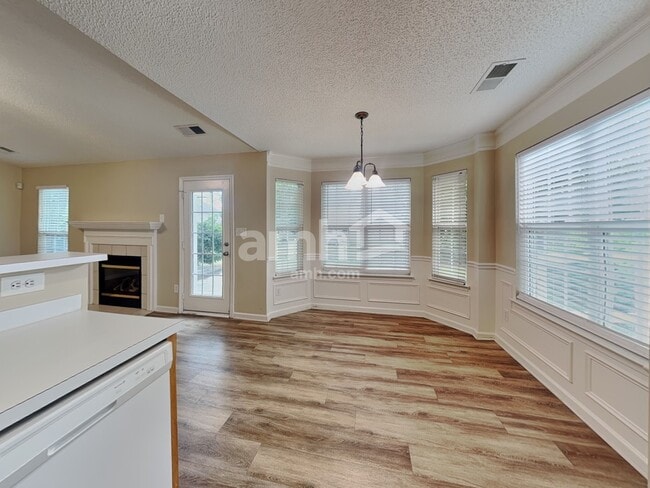 Photo - 4832 Asherton Pl NW