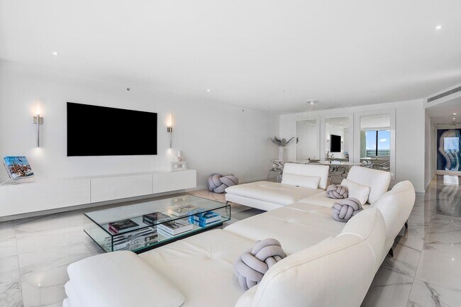 Building Photo - 1400 S Ocean Blvd Rental