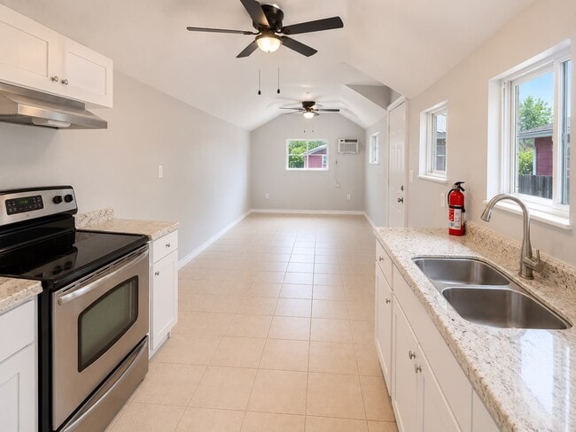 Photo - 1120 N Harrison Ave