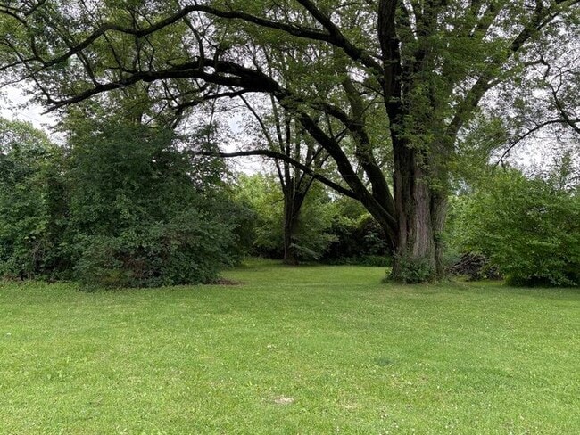 Photo - 2 Story Colonial - 3 bdrm/2 bath - LARGE YARD