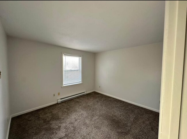 Photo - 18 Oakwood Dr