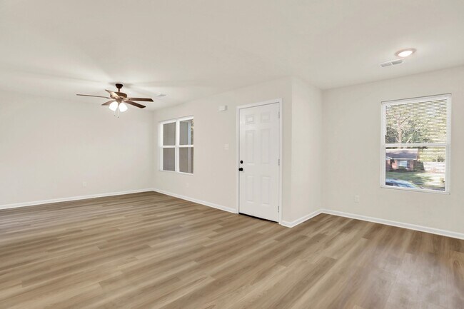 Photo - 4489 Beacon Hls Dr