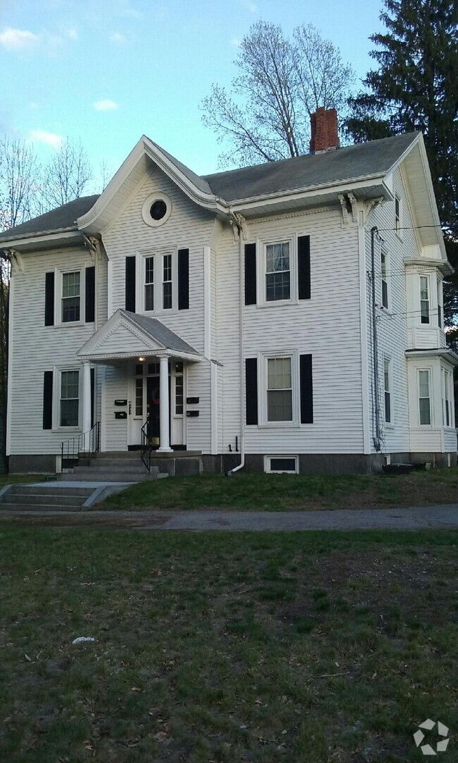 Building Photo - 167 Pleasant St Unit 1 Rental