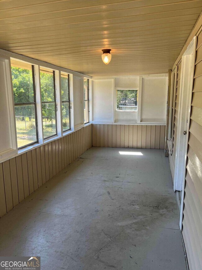 314 Avenue D Townhome Townhome Rental in Lindale GA