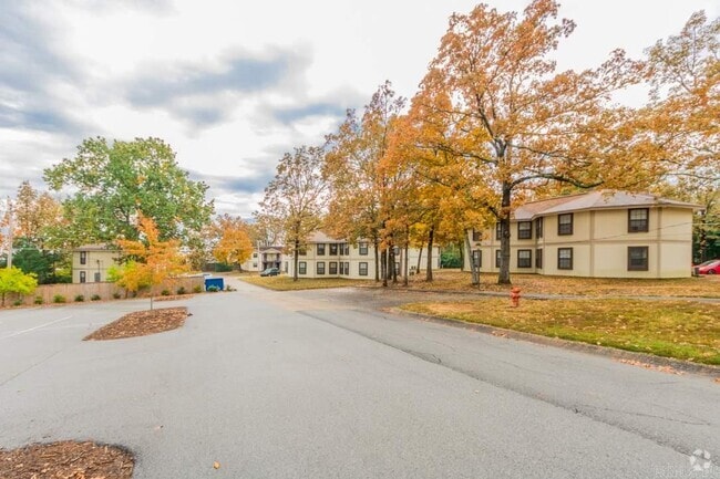 Building Photo - 8815 Woodbine Dr Unit 301 Rental