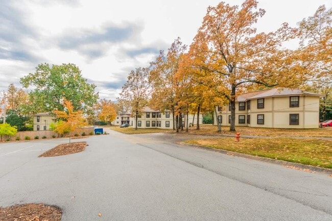 Building Photo - 8815 Woodbine Dr Unit 204 Rental
