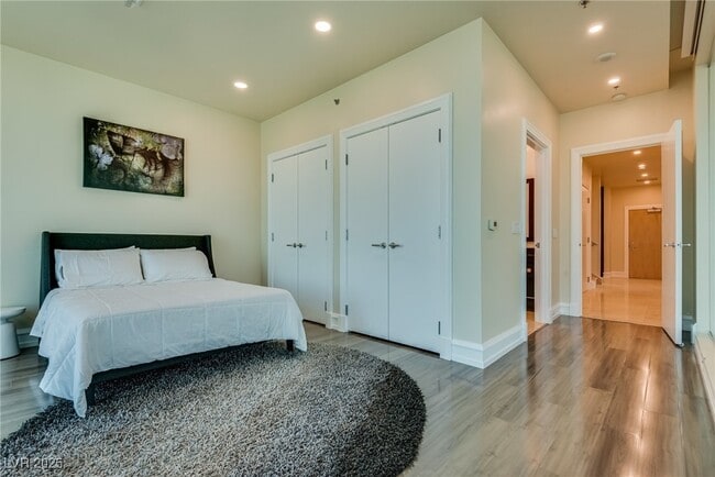 Building Photo - 2700 S Las Vegas Blvd Unit 4305 Rental