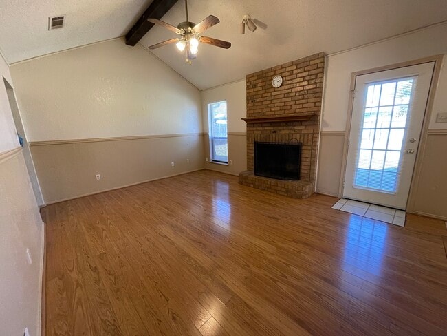 Photo - 1924 Willow Vale Dr