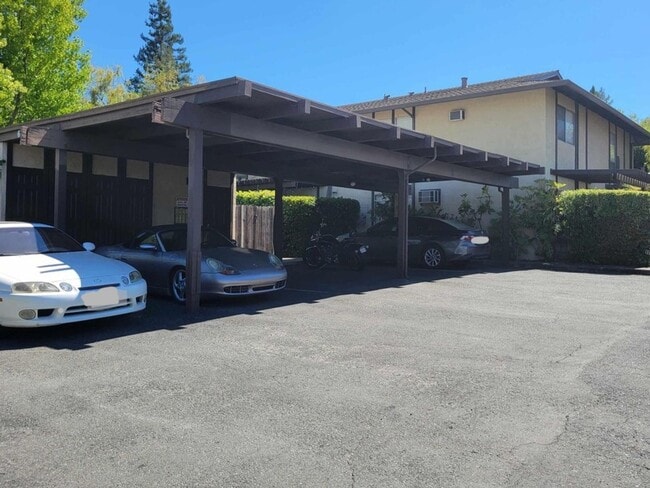 65 Donegal Way Unit B