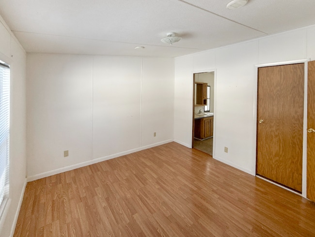 Photo - 200 P Paw Ln