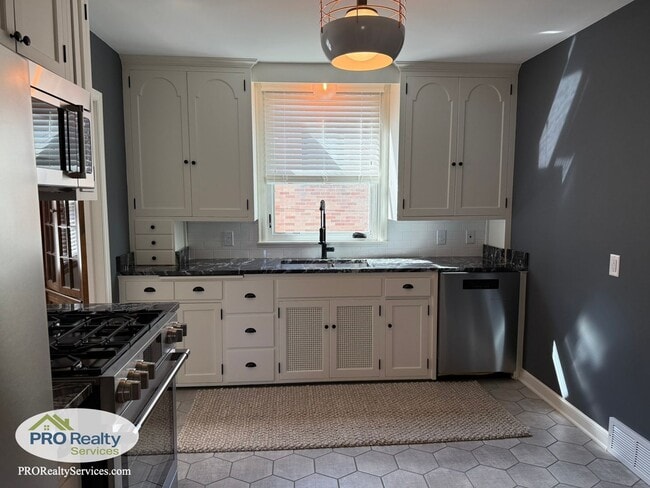 Photo - 2 Bedroom **$1,000 off 1 Month's Rent with...