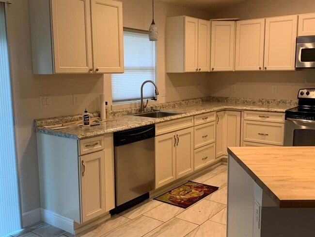 Photo - 104 Farber St