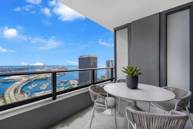 Photo - 159 NE 6th St Unidad FL44-ID1049649P