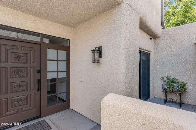 3057 E Rose Ln
