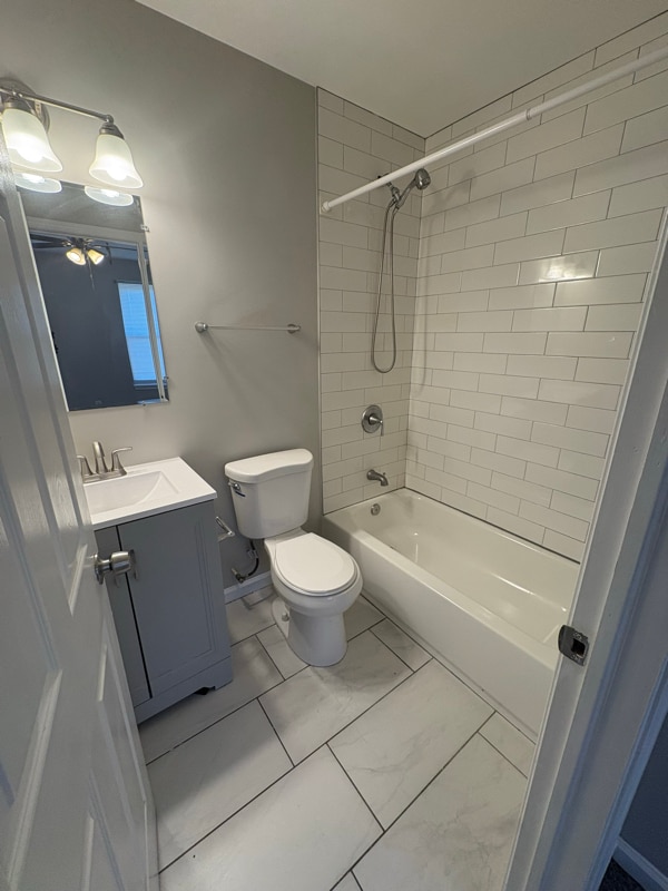 Photo - 120X James St