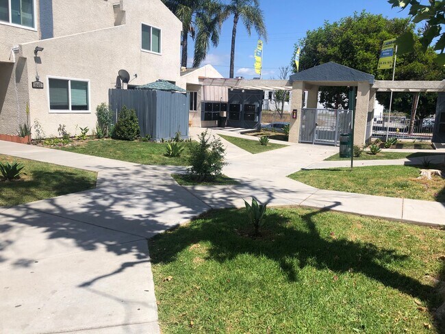 Photo - 12711 Branford St Unidad 101F