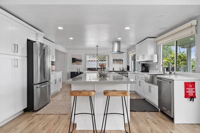 Photo - Stunning completely renovated 3+ bedroom h...