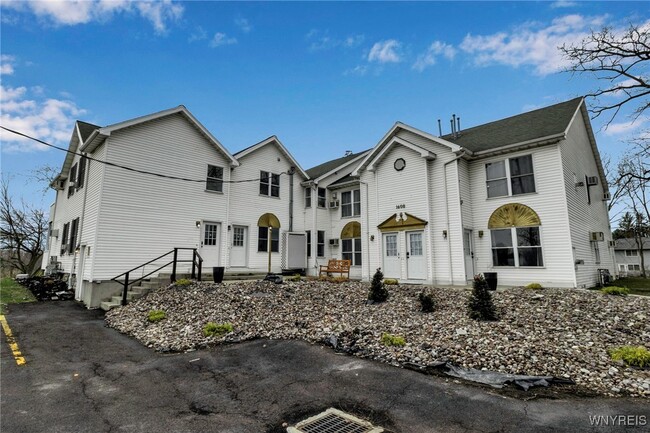 Building Photo - 1608 Sweet Home Rd
