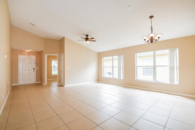 Photo - 2765 Falcon Crest Pl