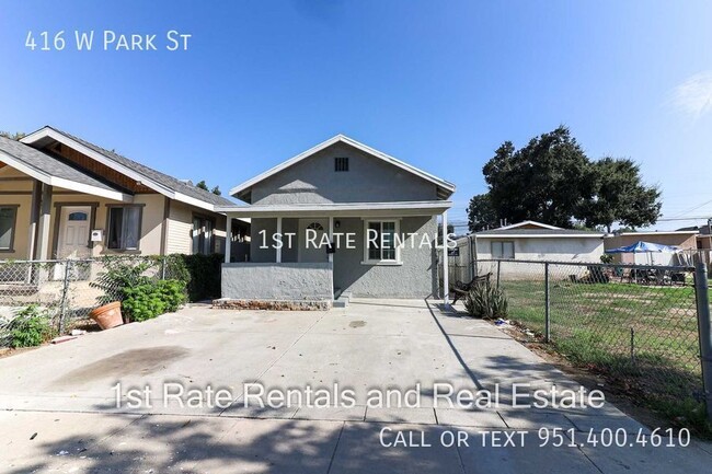 Charming home with lots of parking! - Charming home with lots of parking!