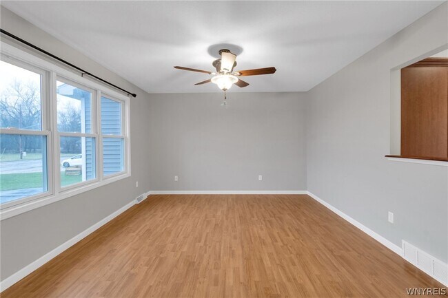 Photo - 940 Reserve Rd