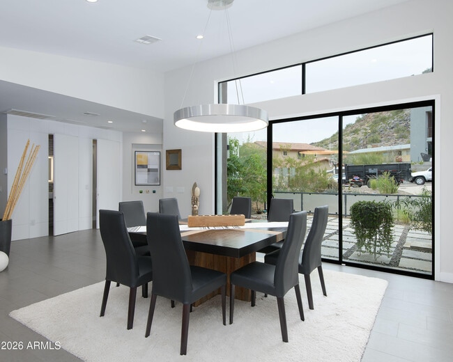 Photo - 2423 E Lincoln Cir