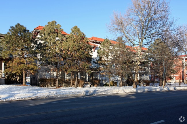 Building Photo - The Colonnades