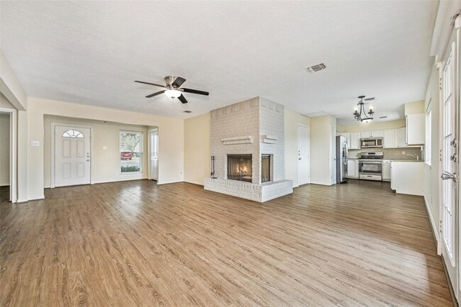 Photo - 103 Brigadoon Ln