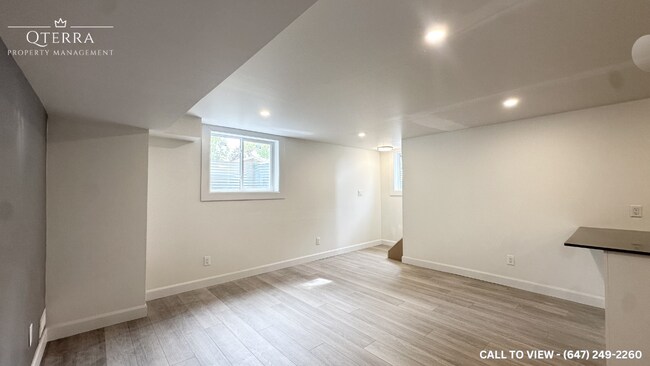 Photo - 42 Wenlock Cres