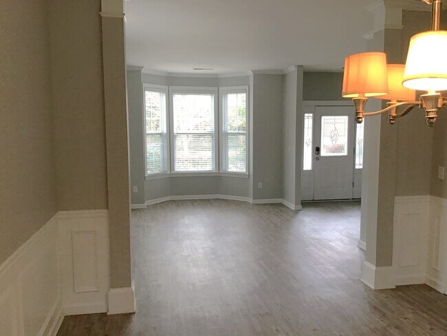 Photo - 3643 Aberdeen Way