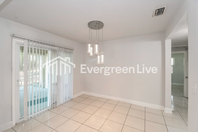 Photo - 2835 Belair Rd W