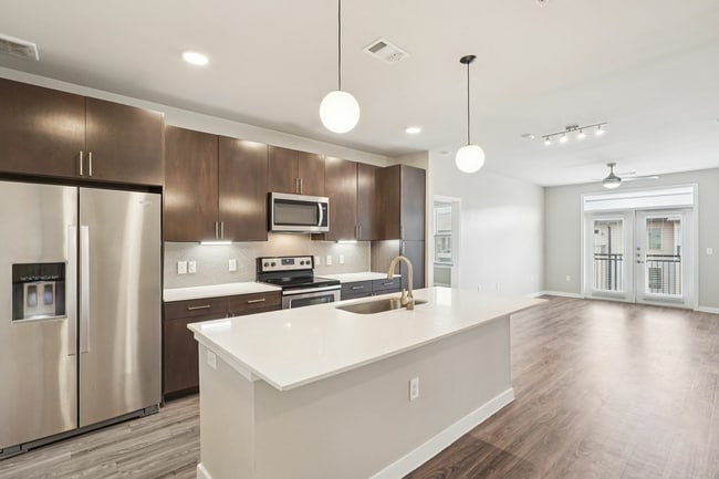 Building Photo - Tradehouse at Bulverde Marketplace