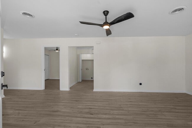 Photo - 1114 Temple St