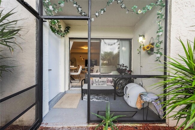 Building Photo - 10710 Royal Palm Blvd Unit 2-2