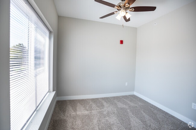 3 BR, 2 BA - 1300SF - The Bend