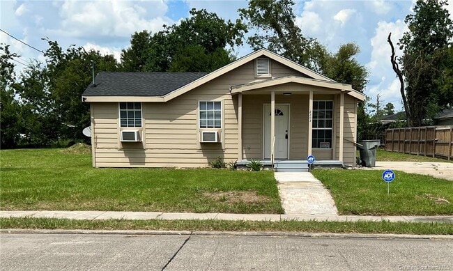 Building Photo - 2403 Elaine St Rental