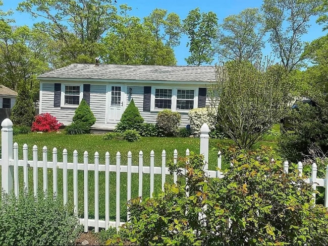 Building Photo - 8 Churchill Dr