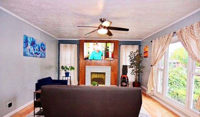 Photo - 470 Edith Ave S