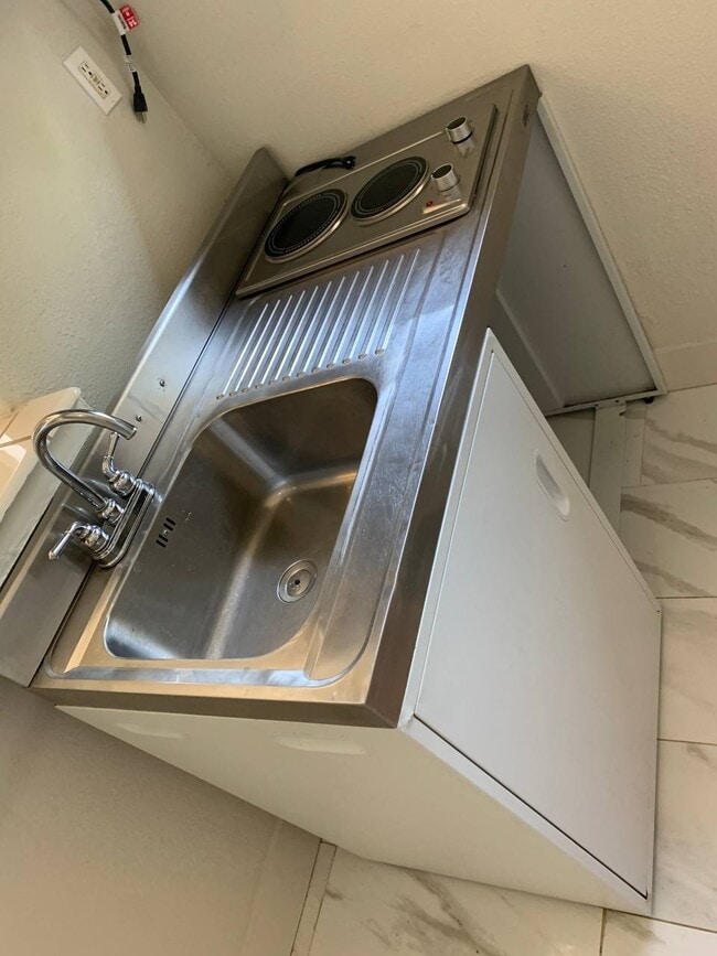 Photo - 541 E Cypress Ave Unit 541 E Cypress Apt B