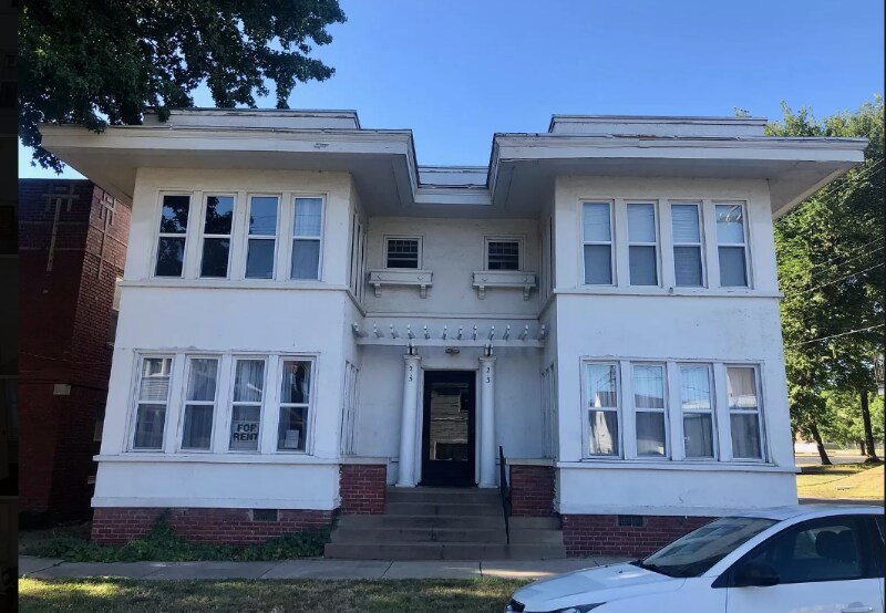 Photo - 215 W 14th St Unit 2