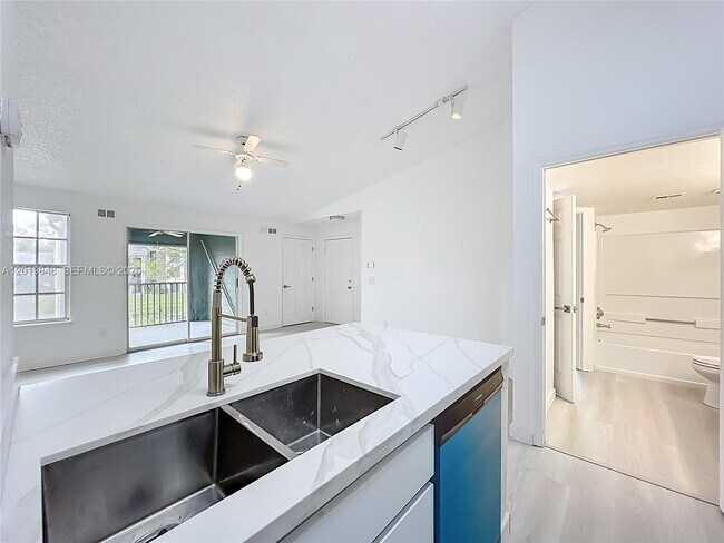 Photo - 2225 Metropolitan Way Unit 1225