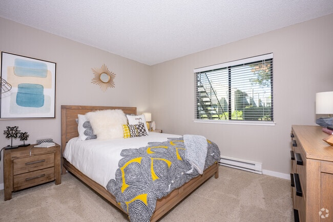2BR, 2BA - 896SF - Second Bedroom