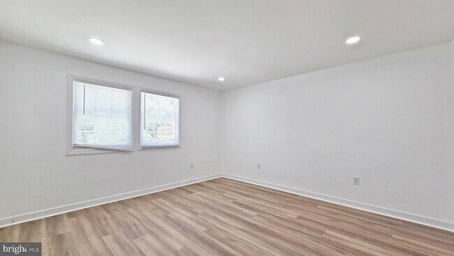 Photo - 1712 Mt Vernon Ave Unit E